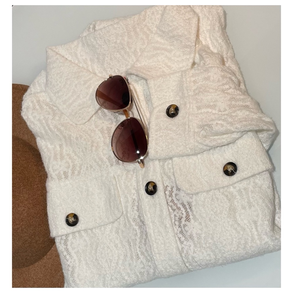 Luxuriously Soft Lace puffed Sleeve Oversized Shirt/Jacket - Picture 7 of 9